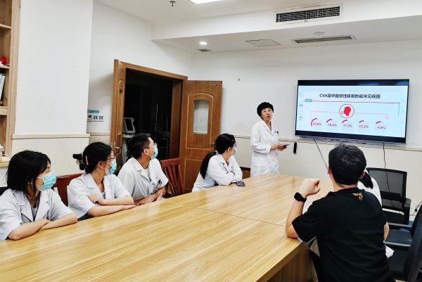 配资靠谱股票配资门户 【医德引领】崔岩霞：千里支医显担当，花开云阳石榴红